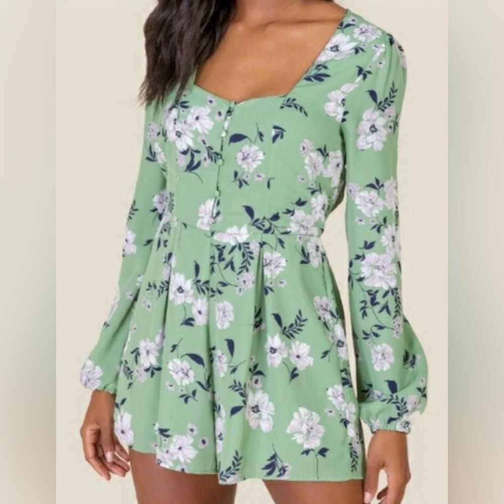 Mi Ami 100% Polyester Green Floral Beachy Summer Short Romper Size Medium